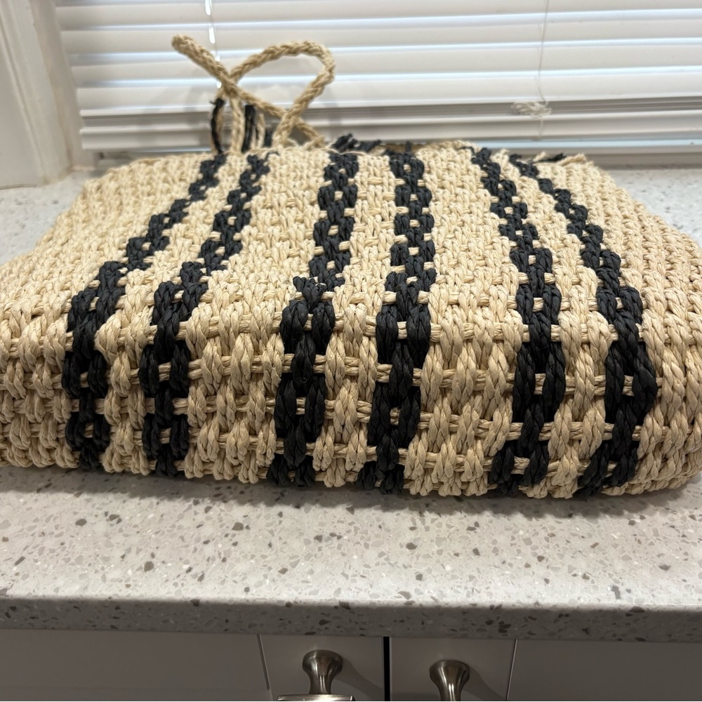 NWOT Haute Hippie Straw Beach Tote - Picture 5 of 6